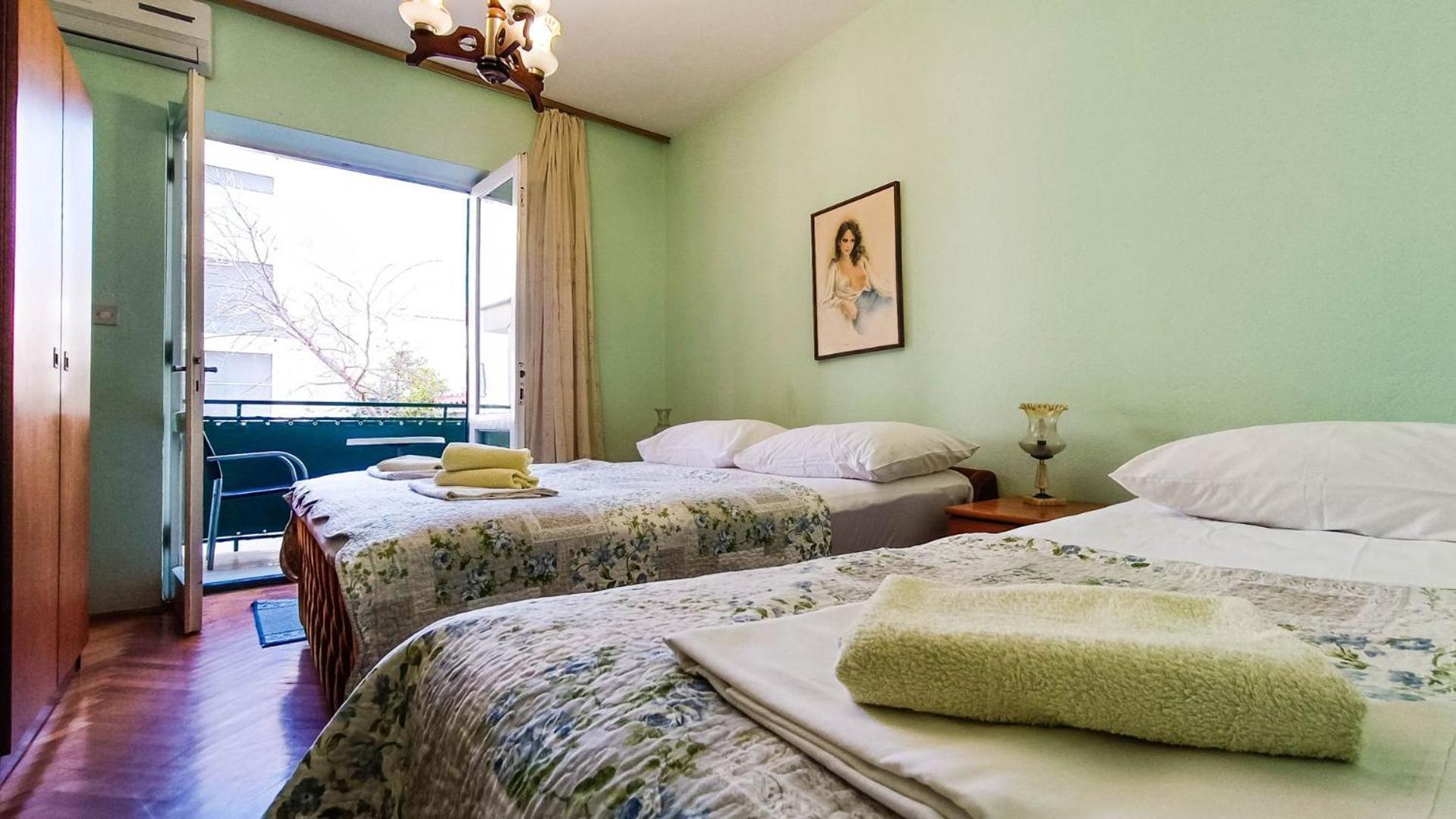 Apartments Ines - 15 Meters From The Beach 프로마이나 외부 사진