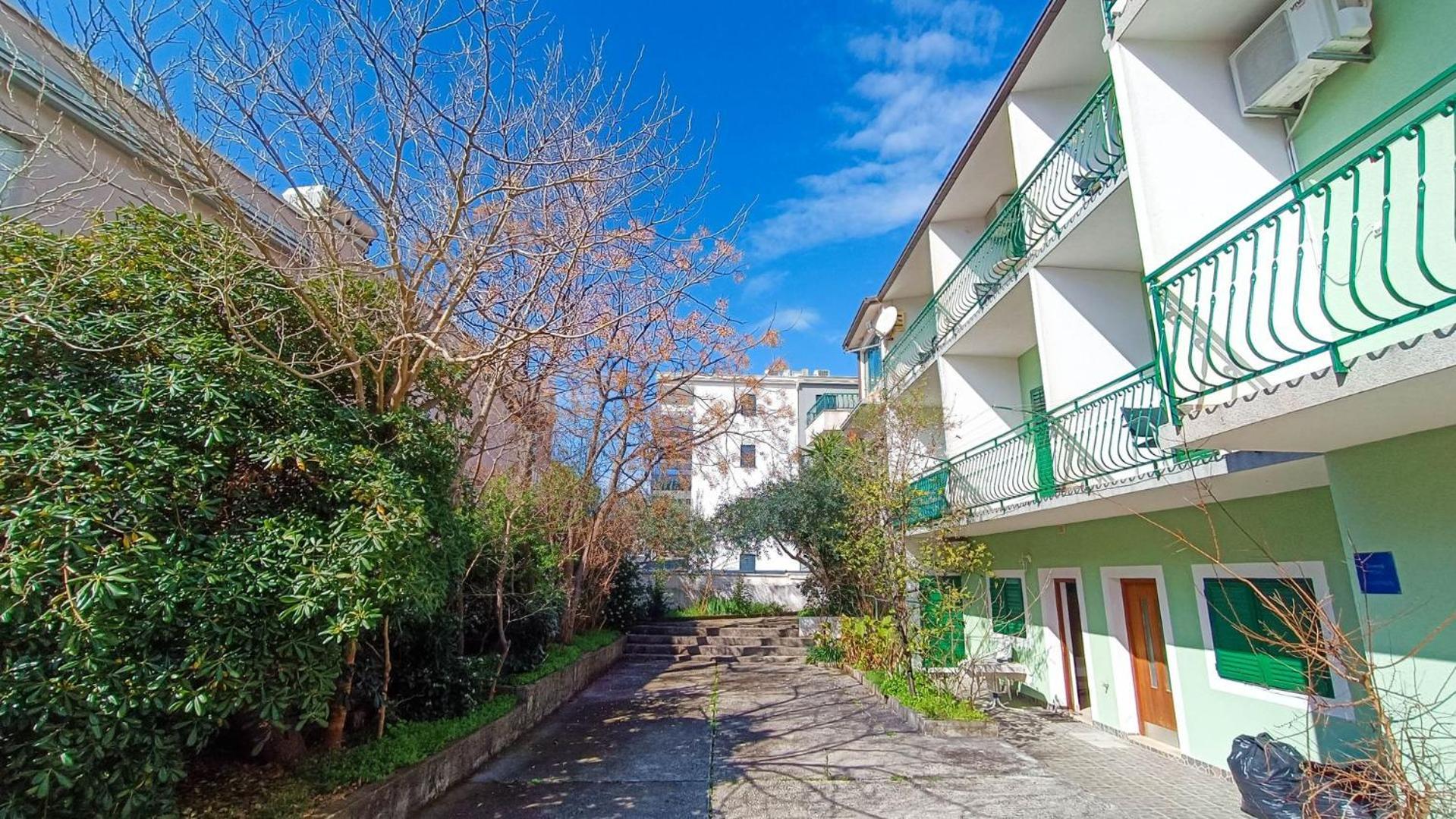 Apartments Ines - 15 Meters From The Beach 프로마이나 외부 사진